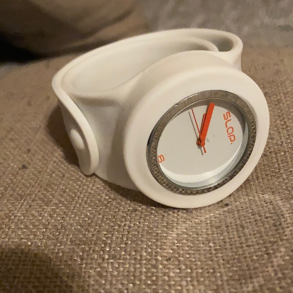🍬 3/$25 vintage 80s style Slap watch